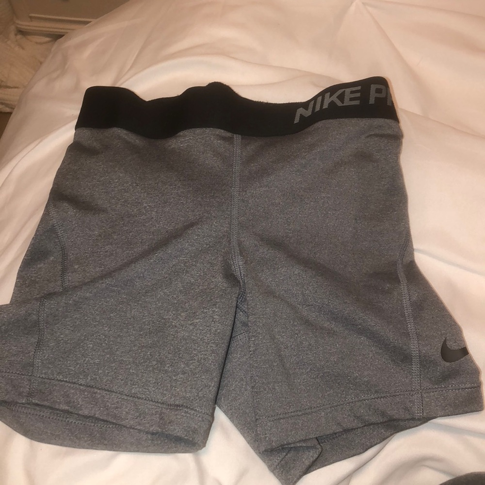 Gray Nikey Pros size s